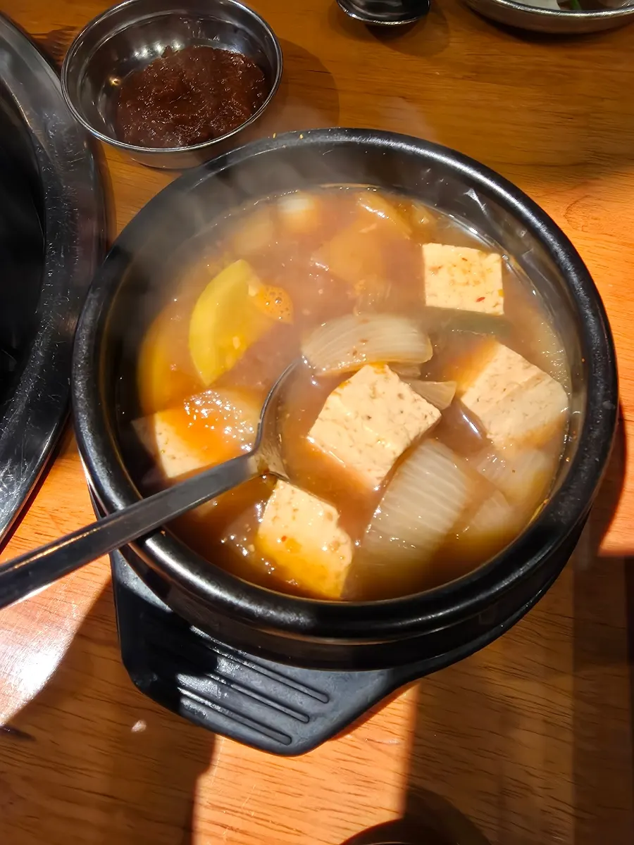 두툼한 황제덧살과 칼삼겹살