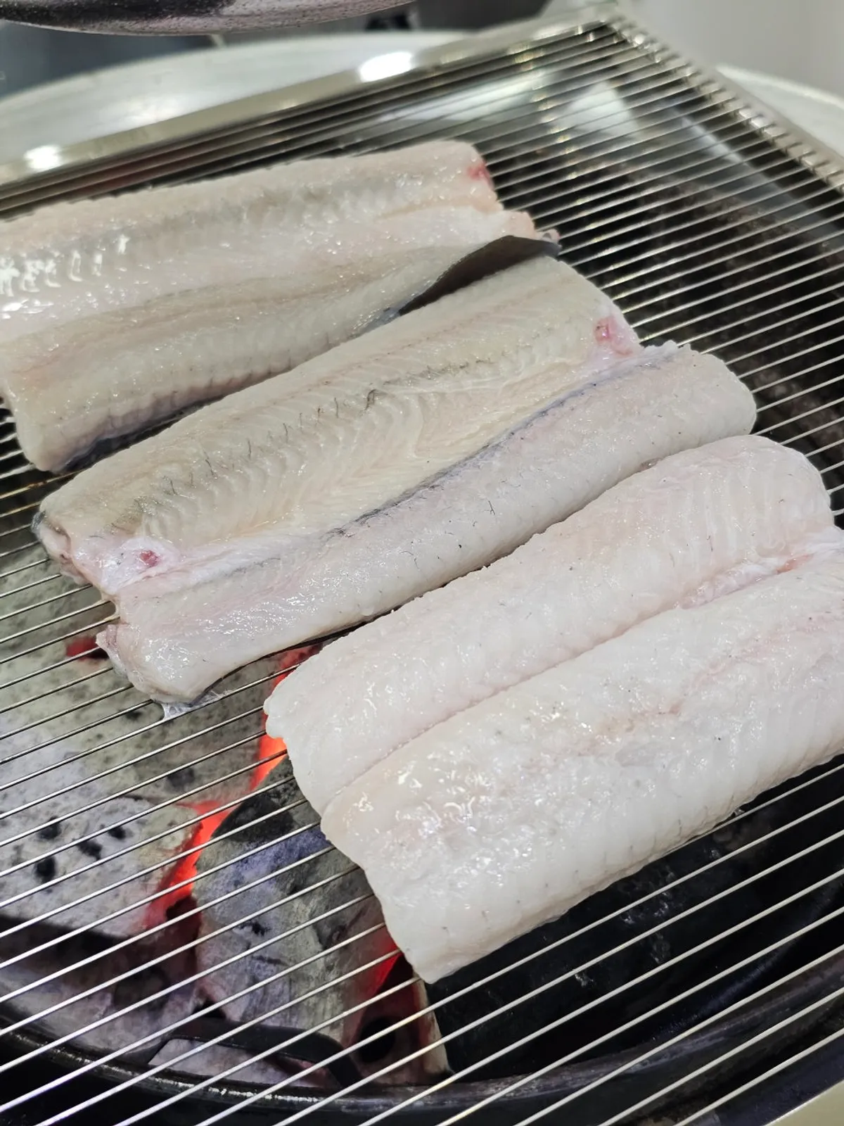 Thick-cut eel grilled for the second round