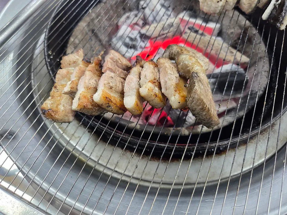 장어와 함께 담은 숯불삼겹살