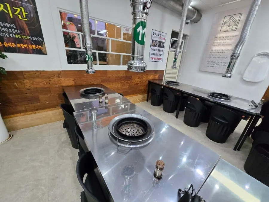 Spacious interior suitable for group dining