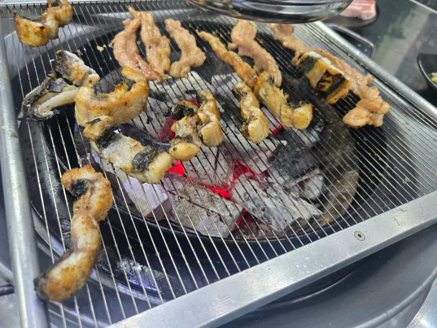 Golden-grilled pork belly and chicken neck meat