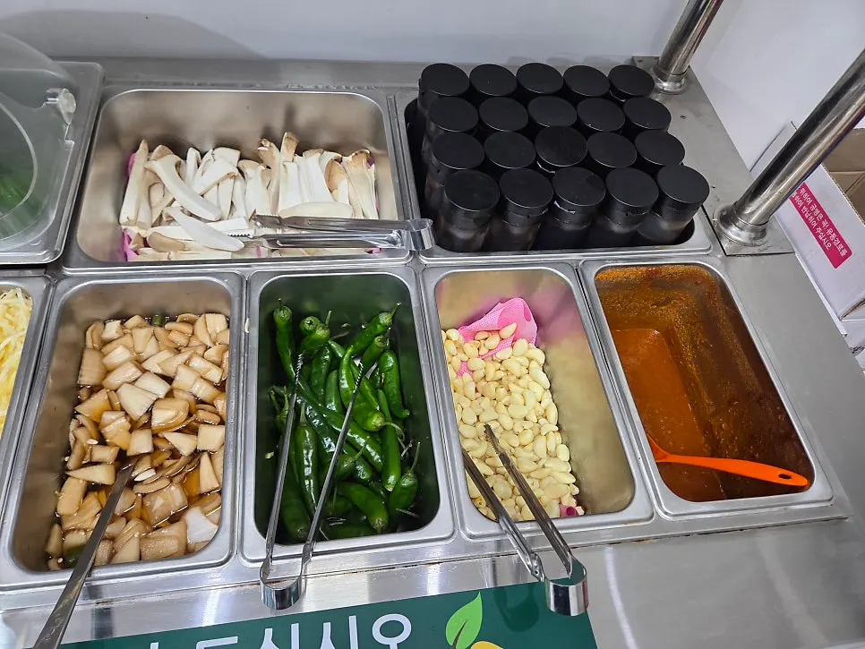Self-serve salad bar