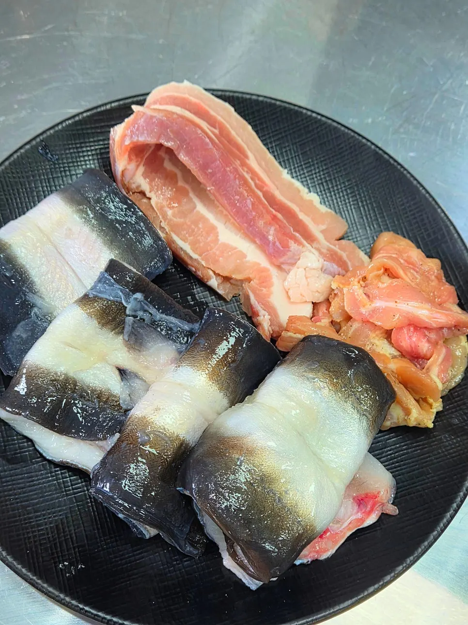 Basic setting plate of eel and meat