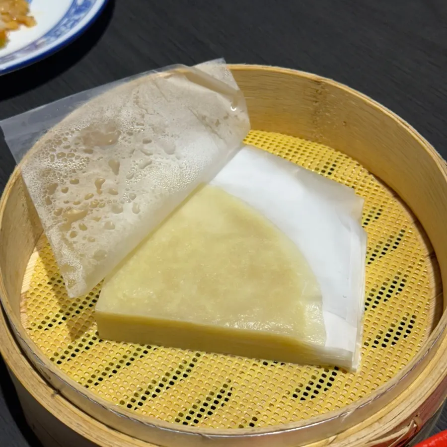 Table setting for pre-reserved Peking duck