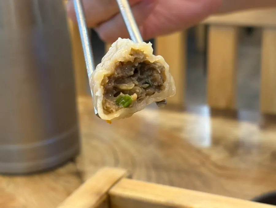 Jeonbyeong and dumplings in the hinoki assortment