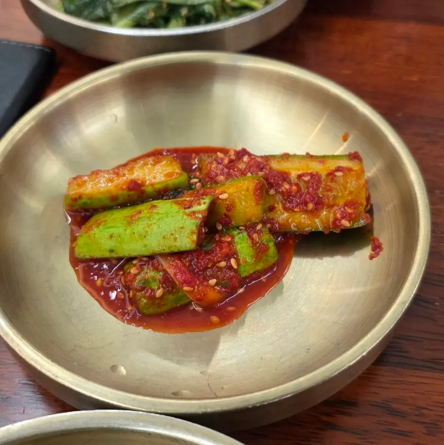 참나물무침 등 나물 반찬