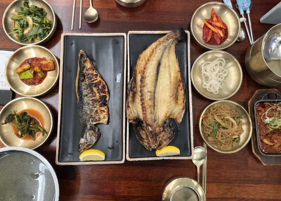 식사를 마친 테이블 마무리 사진