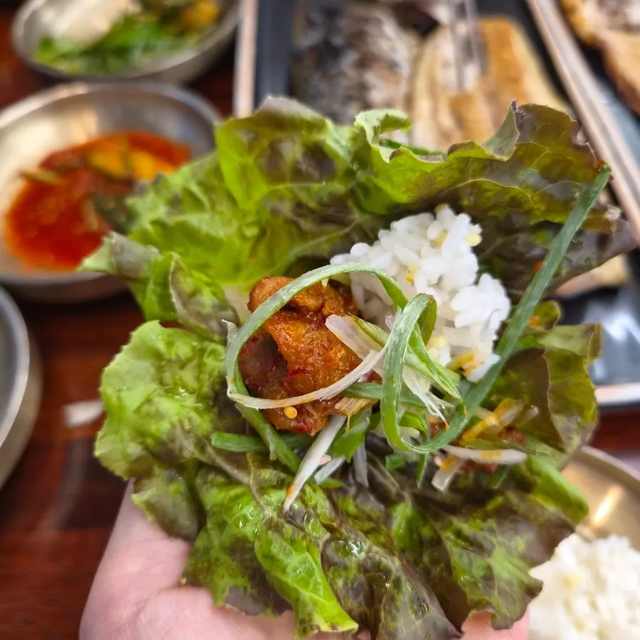 Grilled mackerel with flesh flaked apart