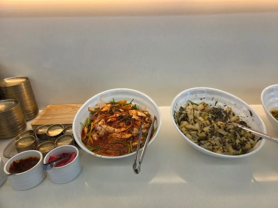 Unlimited refill side dish self-service corner