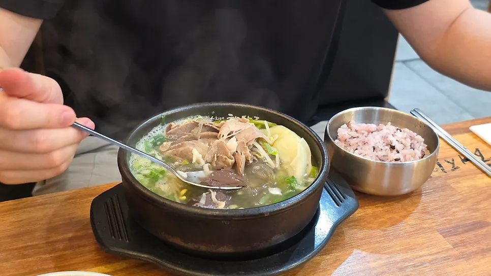 수원시청역 국밥 식사 장소