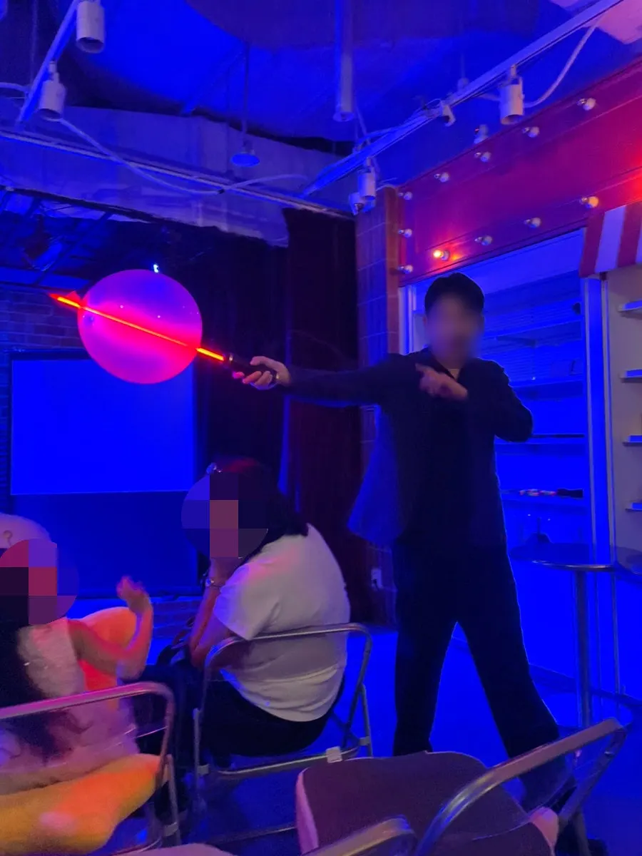 Balloon magic show experience