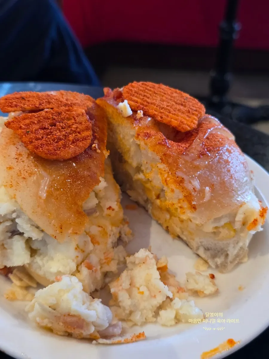 Potato bagel with a generous filling