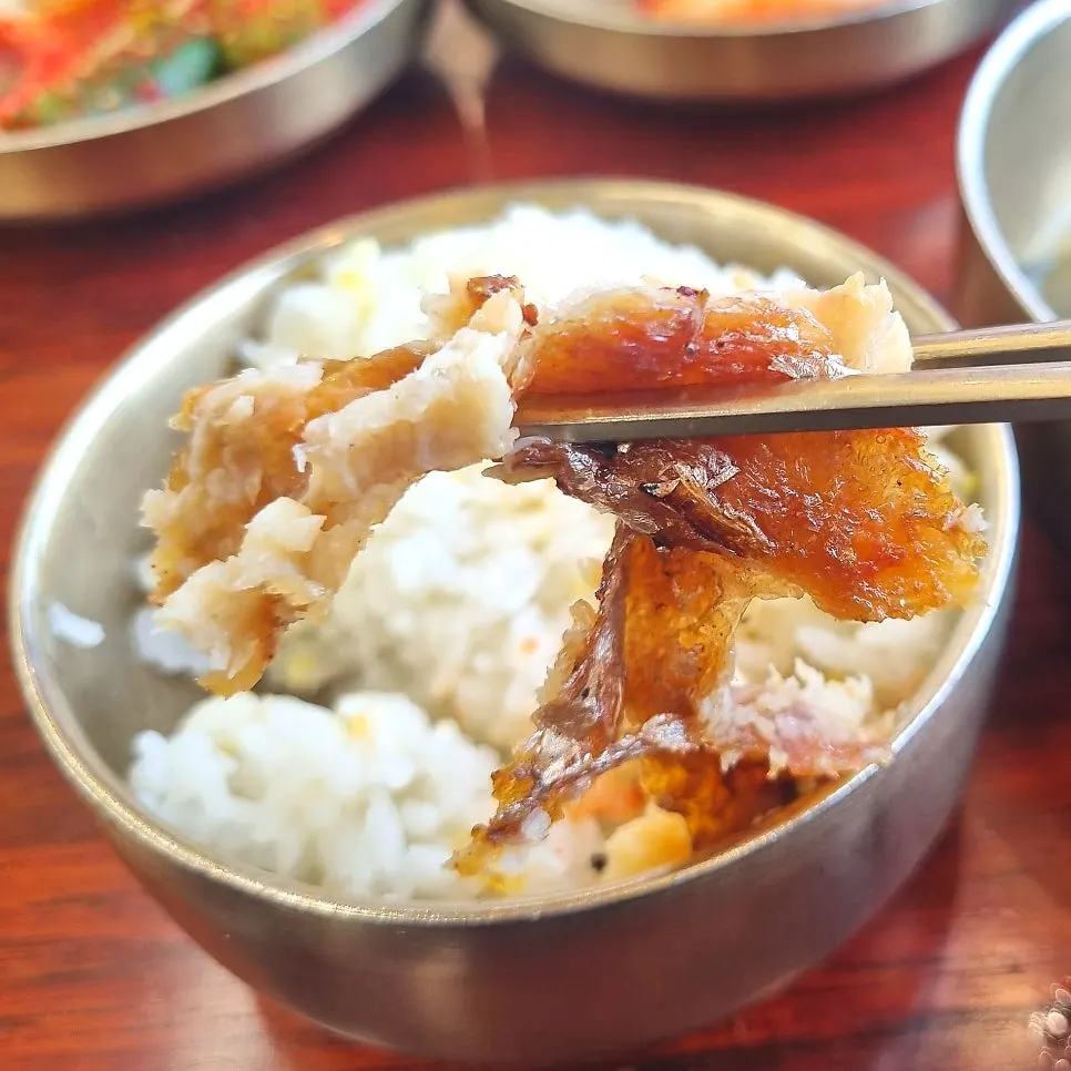 반찬 코너에서 가져온 식혜