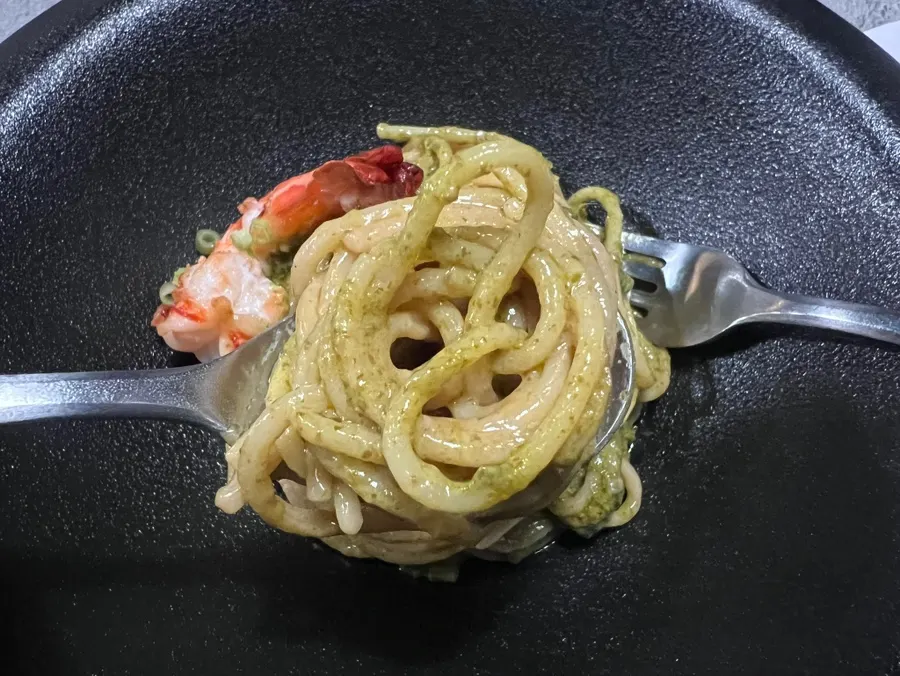 セリ柚子ビスクパスタのアップ