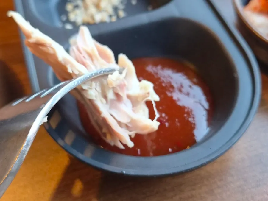 통닭과 함께 나온 소스와 소금