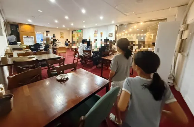 Interior seating at Haenggung Jangjak Hanbang Tongdak