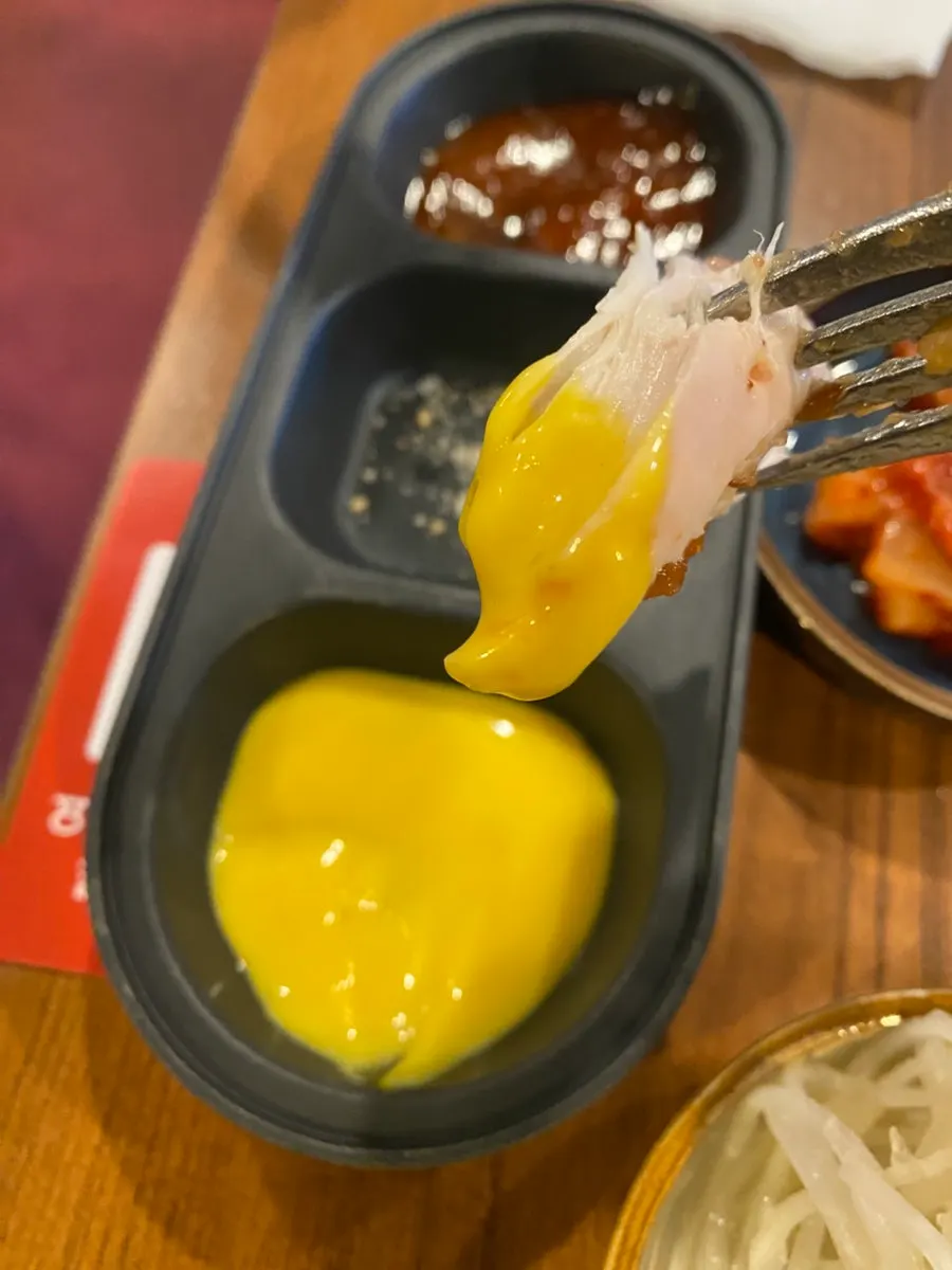 통닭과 함께 담은 누룽지 한 입