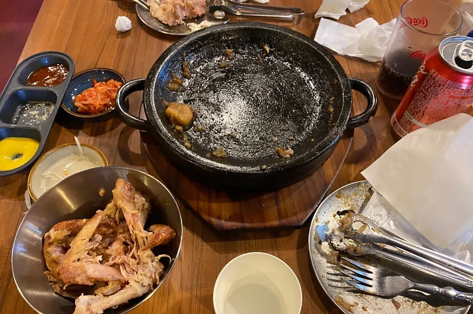 싹 비운 통닭 철판