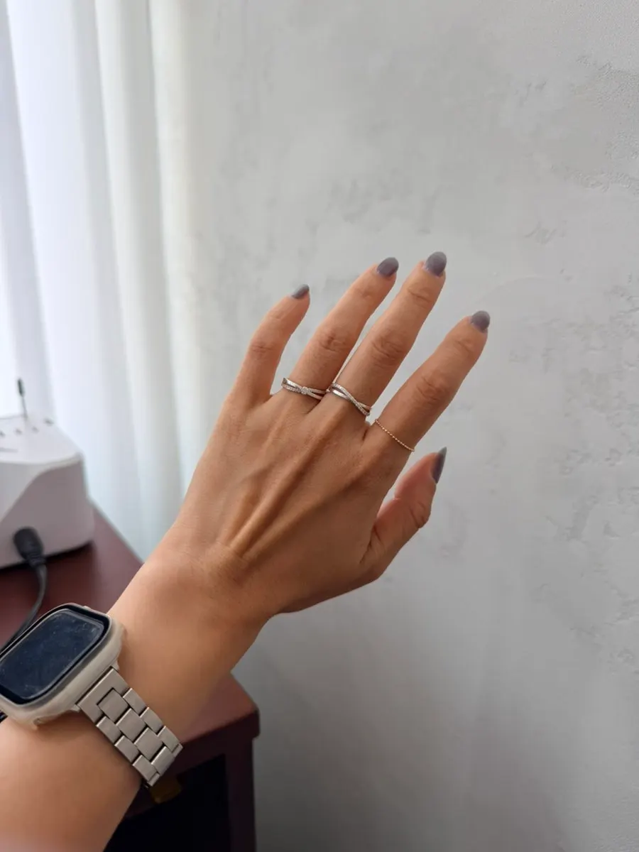 Choosing ring designs in a private room