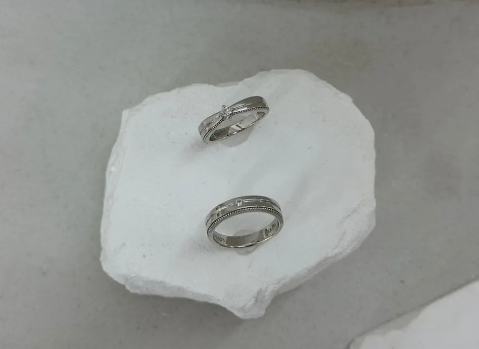 Loventa display of ring samples