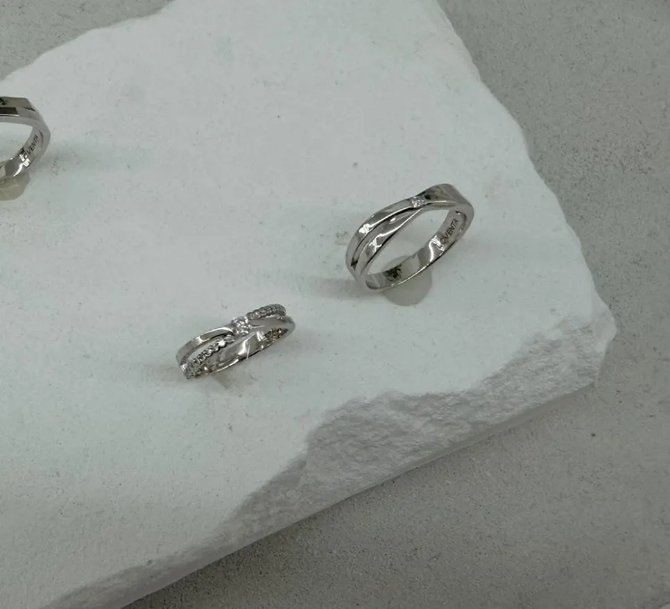 Displayed rings in various designs