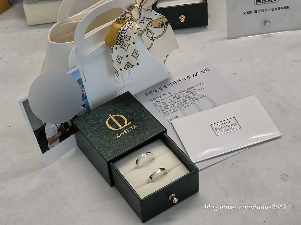 Wearing the finished Odette couple rings