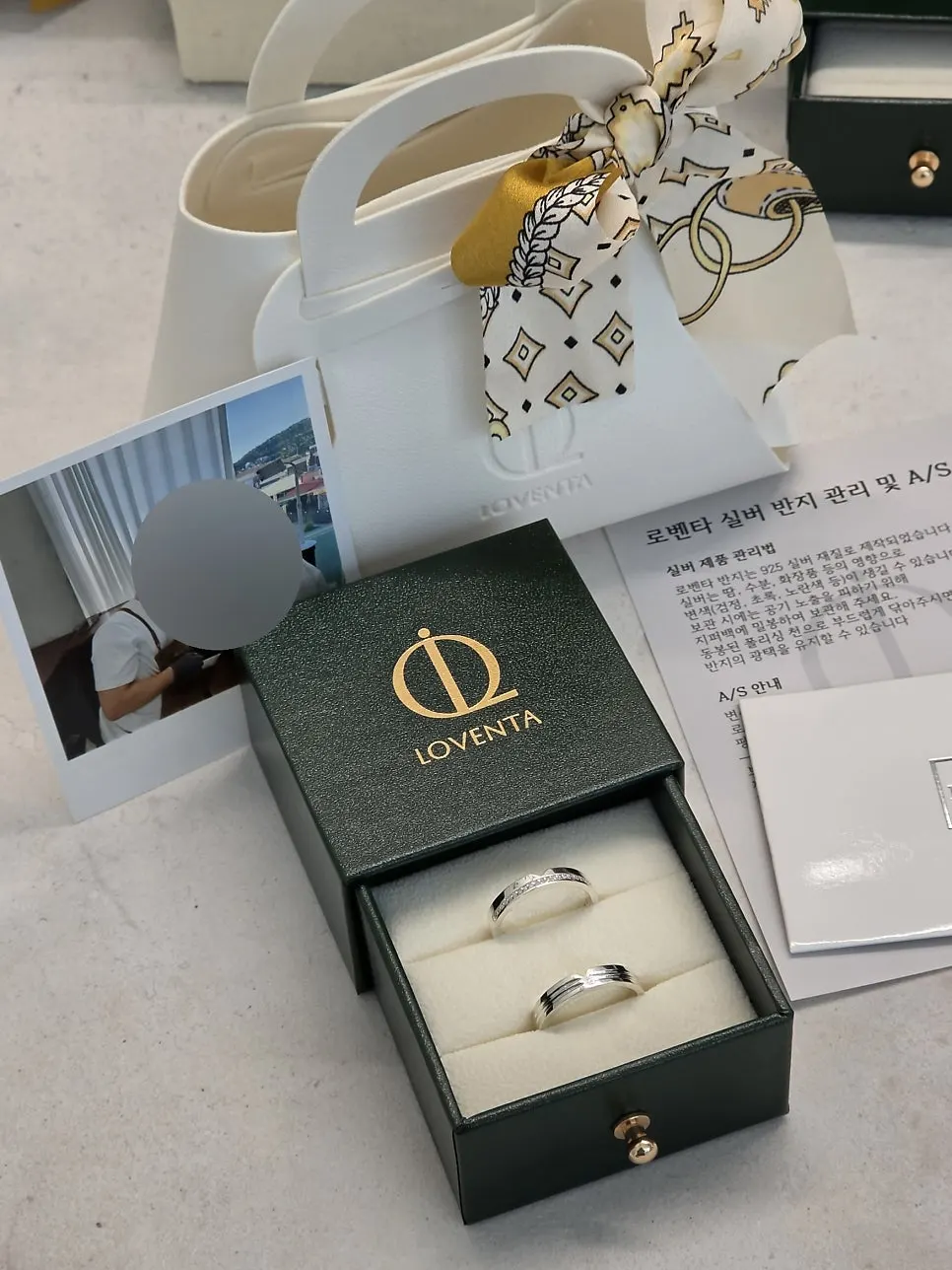 Packaging bag and box for the Loventa couple rings