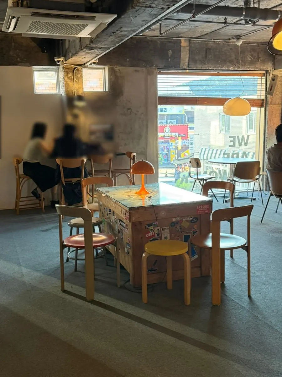 Sign for the 3rd-floor Jeong Ji-young Coffee Academy