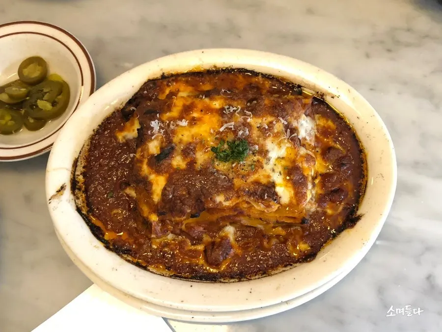 Classic lasagna with tomato sauce and cheese
