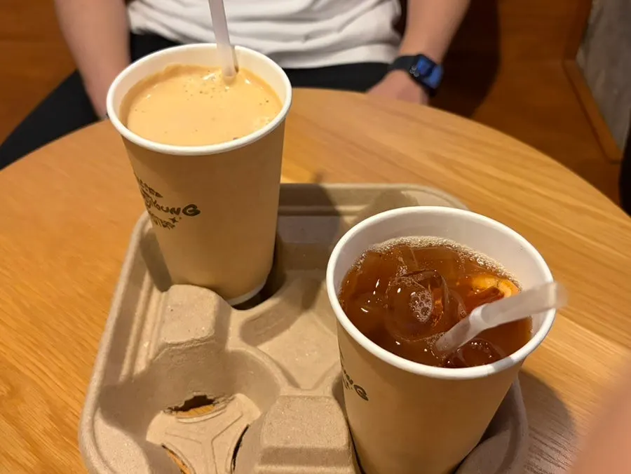 카페 주변 행궁동 골목 풍경
