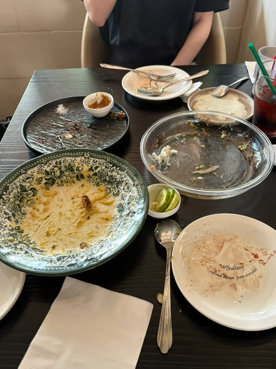 메뉴를 모두 먹은 식사 자리
