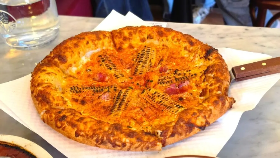 Corn pizza at Low Five Sinpung