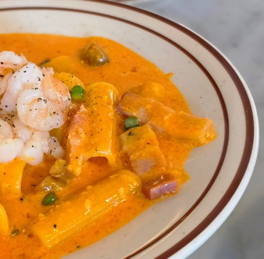 Rigatoni with shrimp and bacon