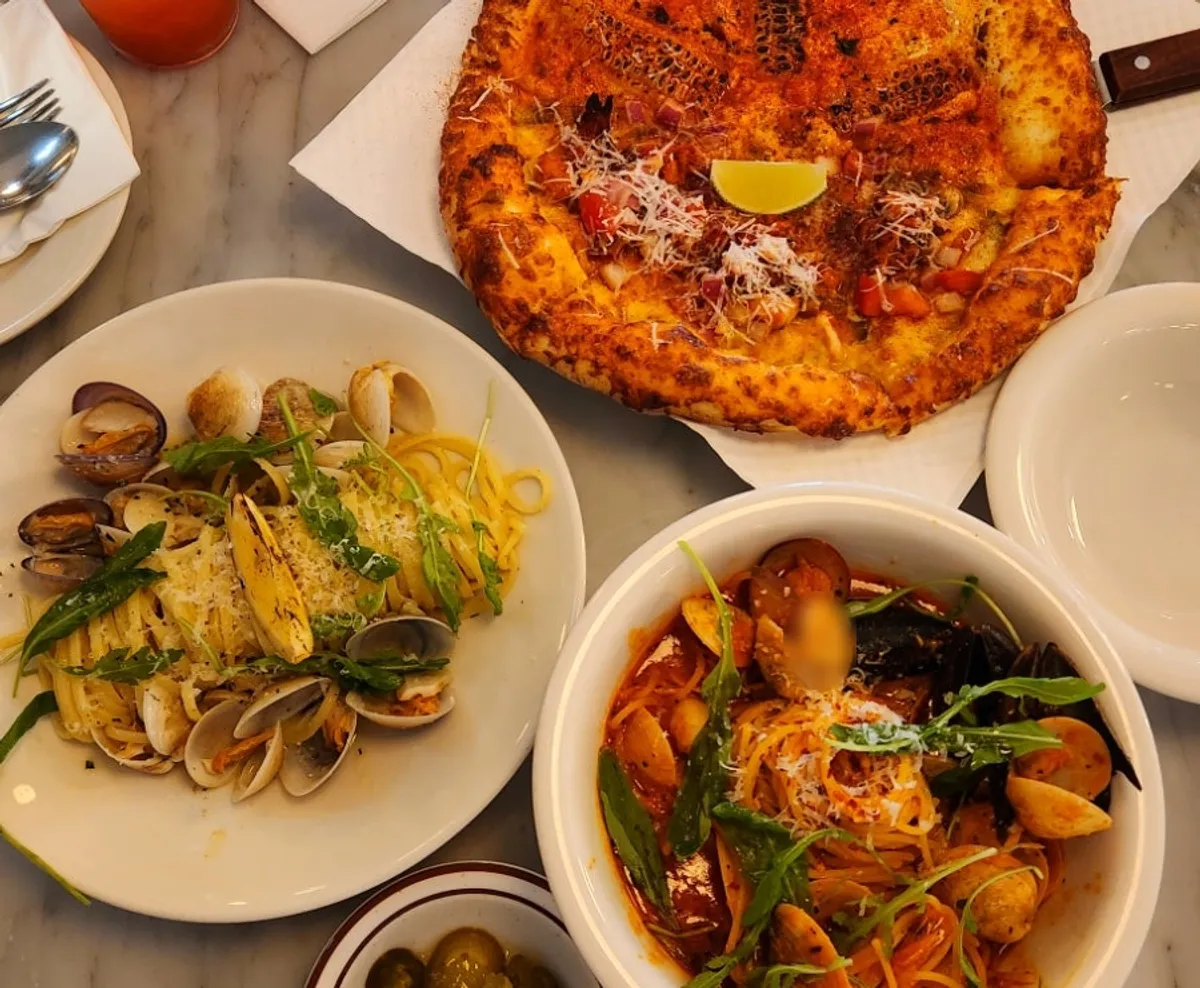 Low Five Sinpung signature dishes