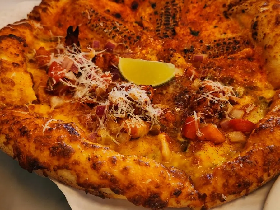 Half-and-half pizza with two flavors