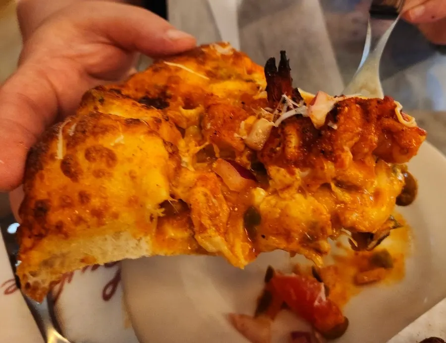 Pizza at Low Five Sinpung