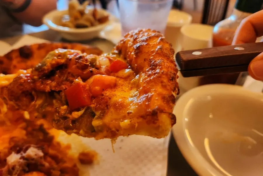 Pizza and pasta meal at Low Five Sinpung