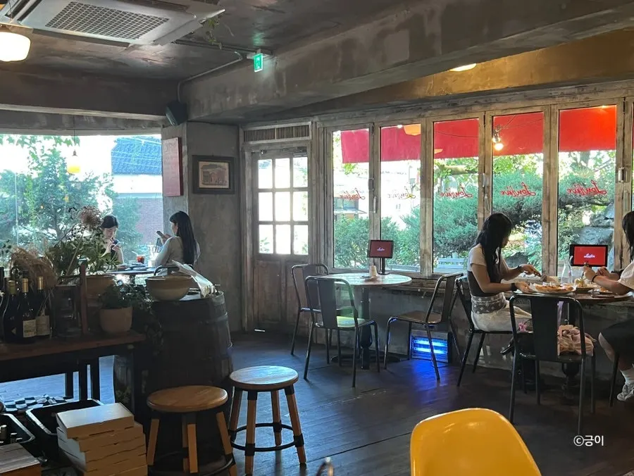 Low Five interior packed with customers