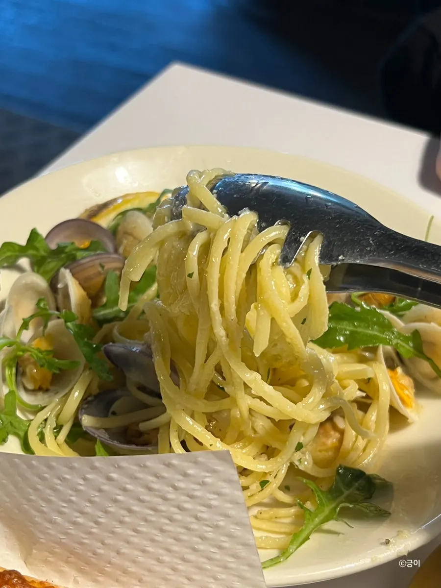 Vongole pasta at Low Five