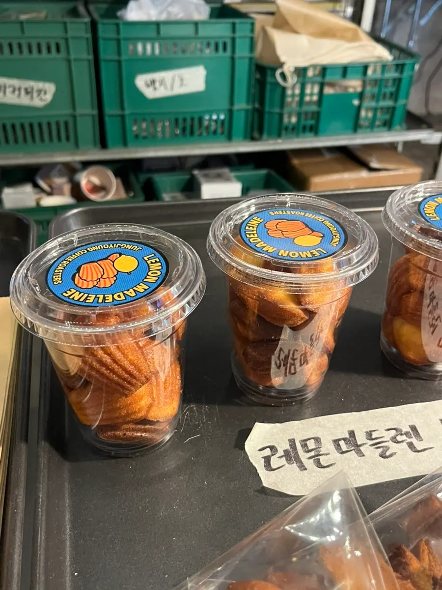 Hand-drip bean menu at Jeong Ji-young Coffee Roasters