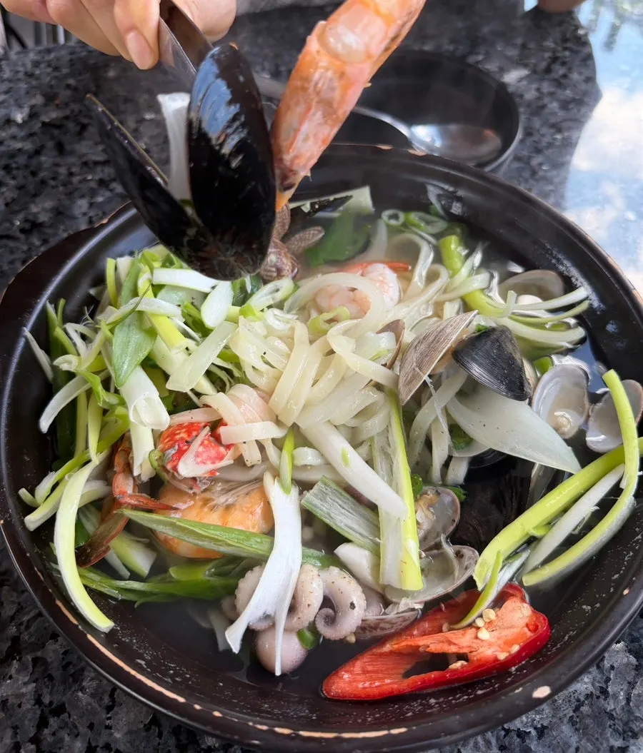 해물술찜과 기본안주