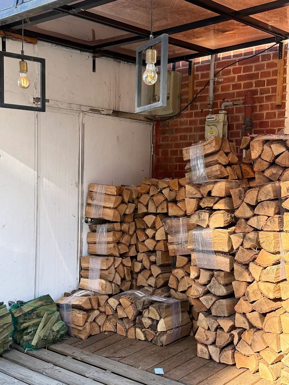 Information about the Stefano Ferrara wood-fired oven