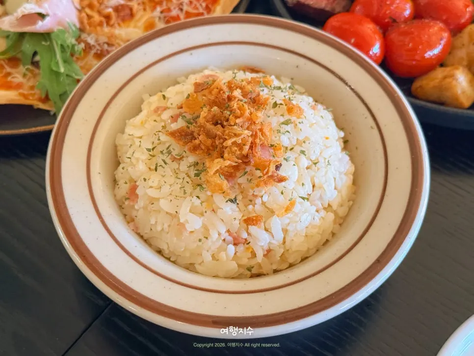 아이와 함께 먹은 마늘버터밥
