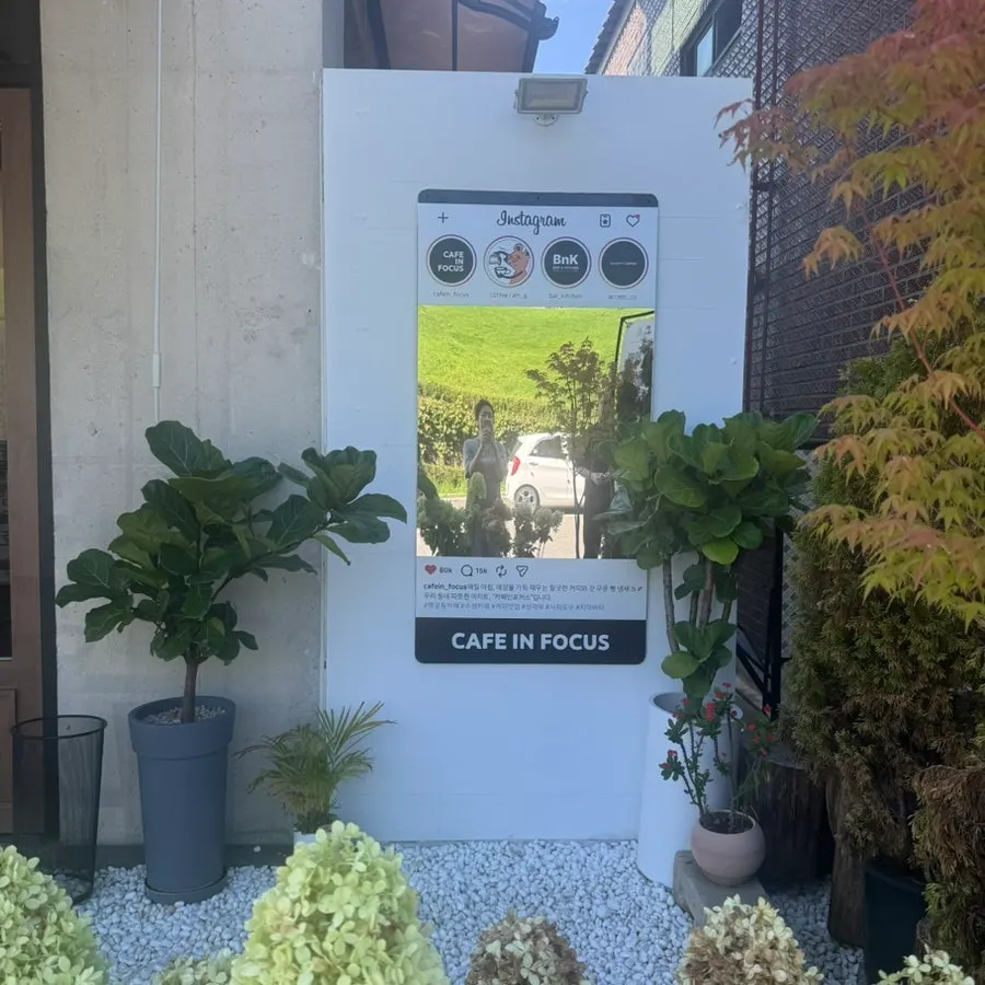 View of Caffeine Focus right by the fortress wall path