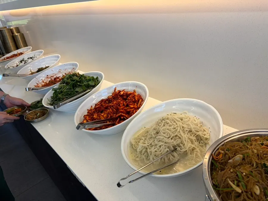 Self-serve bar for standard side dishes
