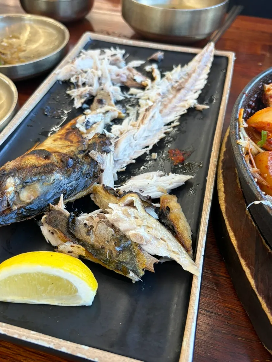 Thick grilled mackerel flesh