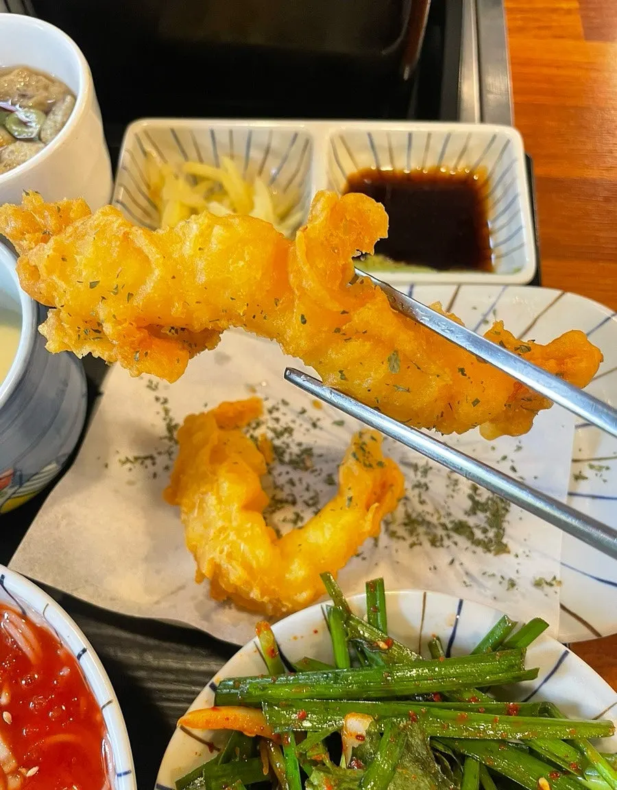 사이드로 나온 김치말이국수