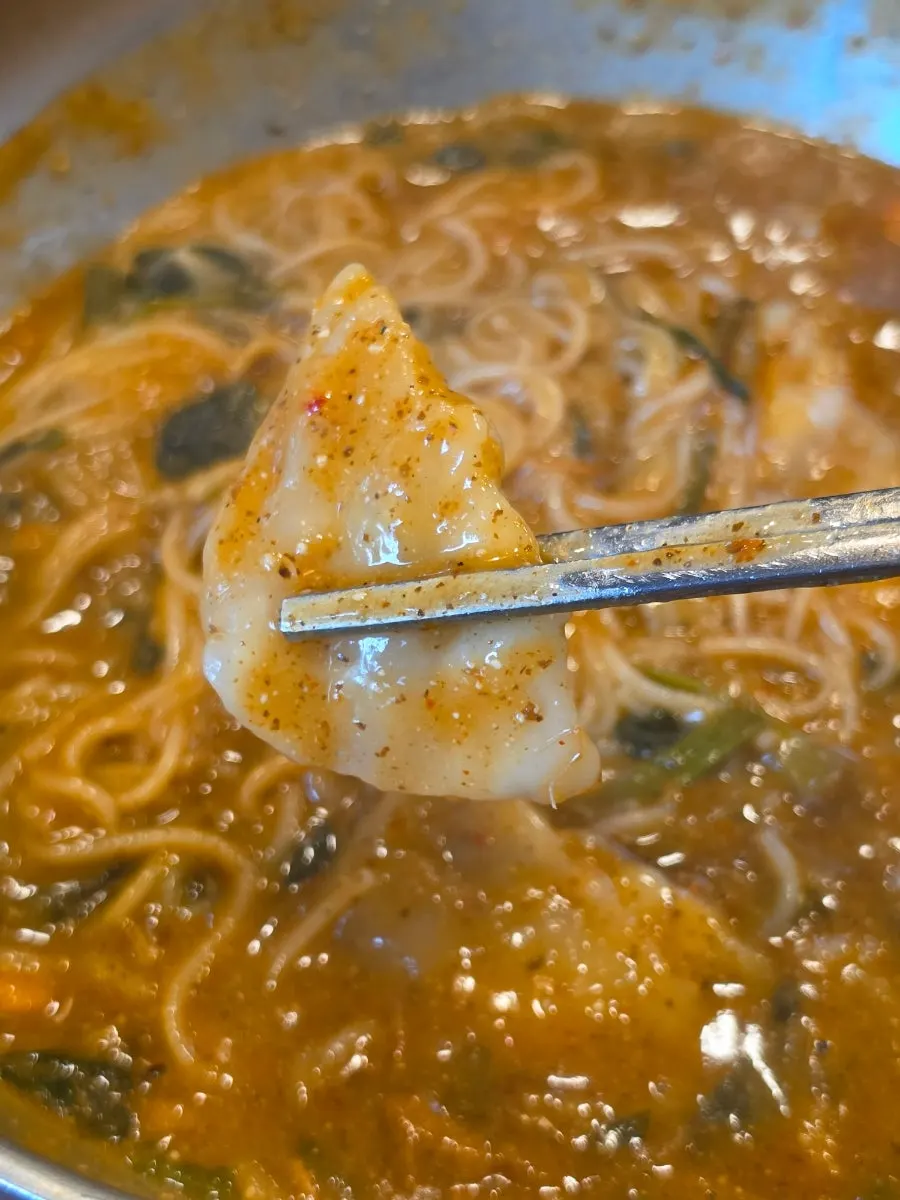 보글보글 끓여져 나온 어탕국수