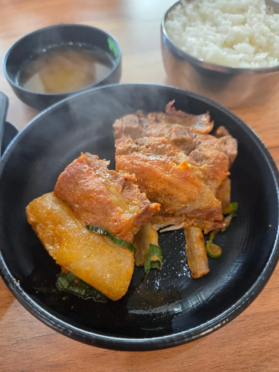 Pork bone soup meat dipped in sauce