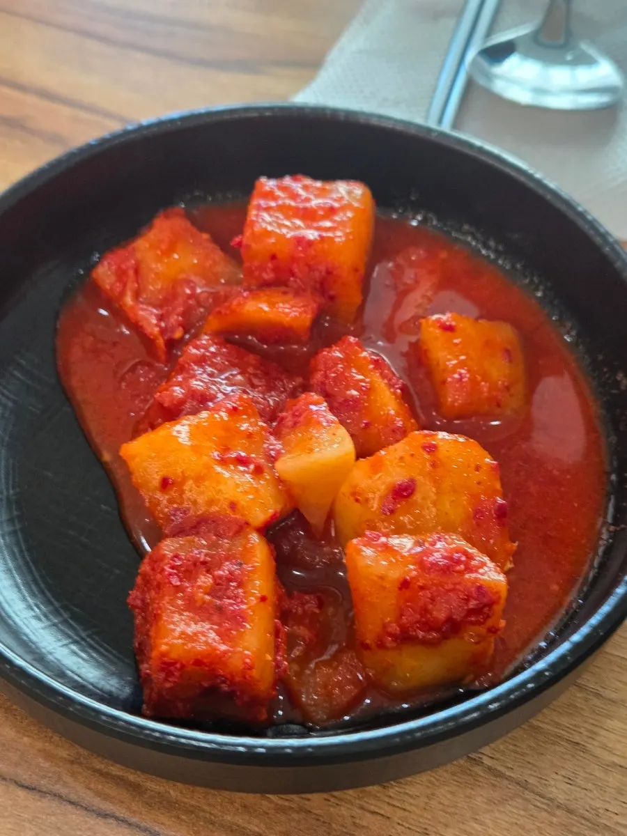 A plate of well-fermented, refreshing kkakdugi